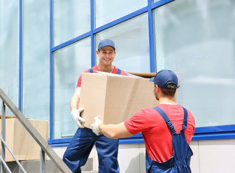 Local Stockwell man and van loading items for transport